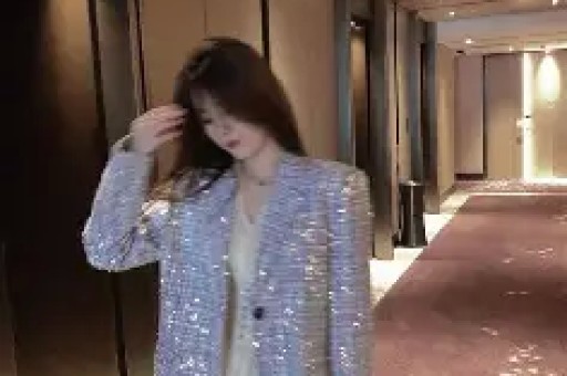 无资质“网红大V”喊单暗藏风险公募基金应告别“流量至上”的营销逻辑