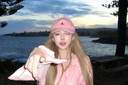 内娱1天4大瓜！顶流恋情、深夜泡酒吧、全身整容一个比一个离谱