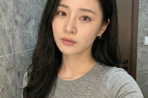 小慧君在小红书复出账号涨粉254万还教人如何做网红上热搜