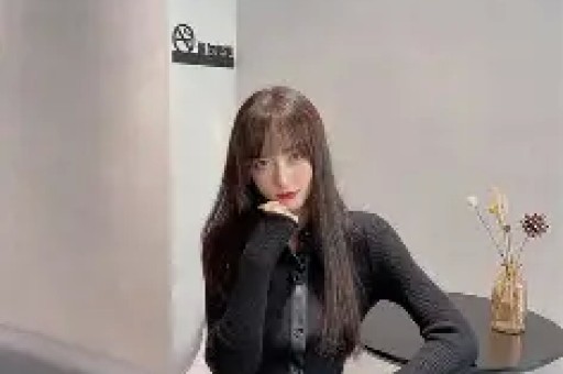 李佳琦直播间方面回应：李佳琦未婚、不退休“退出直播事业”为误读